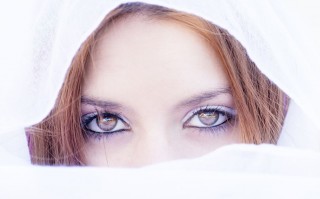 戴什么颜色的美瞳最霸气，戴什么颜色的美瞳最霸气女生